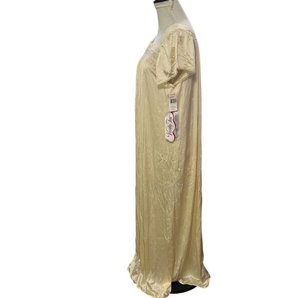 Vanity Fair Buttercup Yellow Long Nightgown Gown Lace Embroidery Nylon Large - Picture 3 of 7